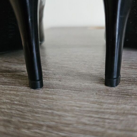 Calvin Klein GAYLE Black Patent Leather Heels Women's 6.5M Pumps Work Office - Picture 4 of 8